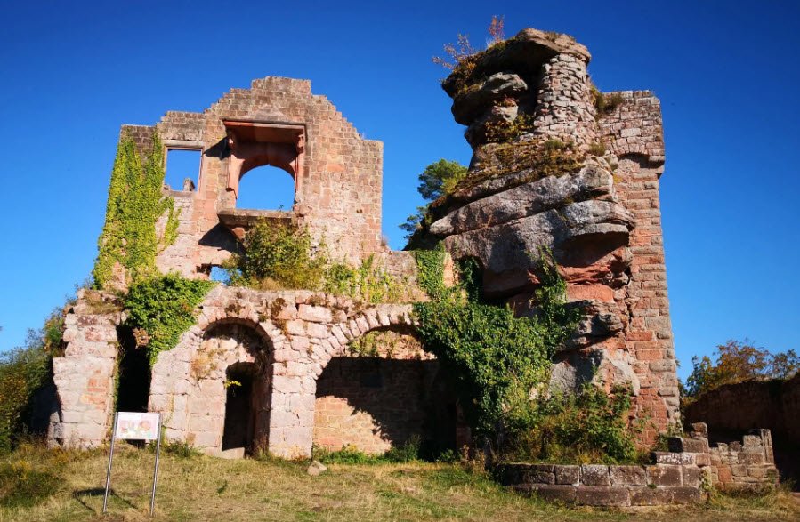 Neuscharfeneck Castle, Flemlingen, Germany, Germany